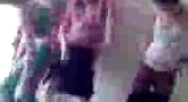 sex 1d Mulatto phim sex18+ cưỡi gà của bạn bè và đi tiểu.